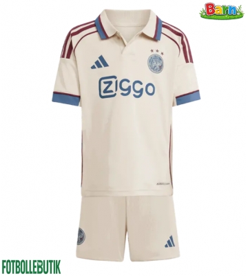 Ajax Tredjeställ Barn 2025-26 Kortärmad (+ Korta byxor)